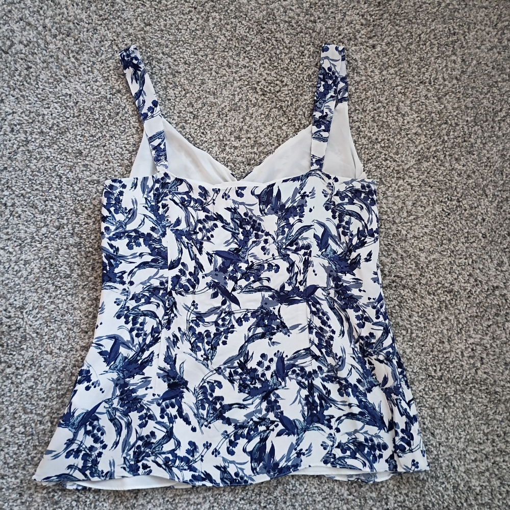 Donna Karan White Top with Blue Floral Print Size Medium Side Zipper fully Lined - Picture 3 of 10